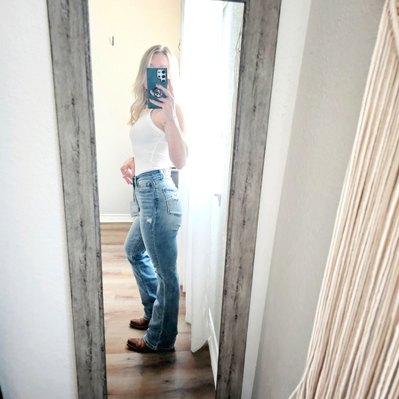 New | Judy Blue | Bootcut Jeans - Picture 3 of 17